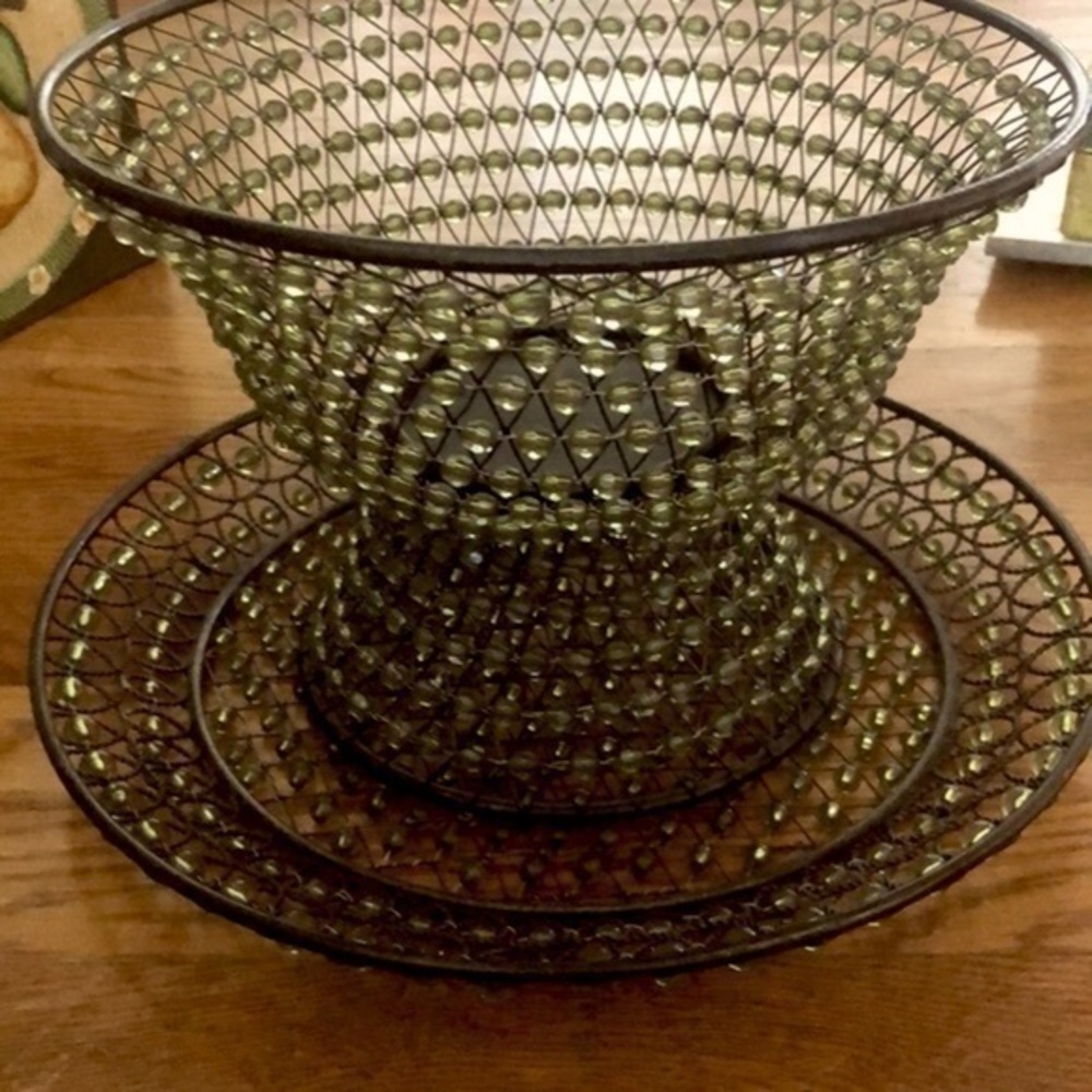 green Beaded display decorative fruit bowl and display plate